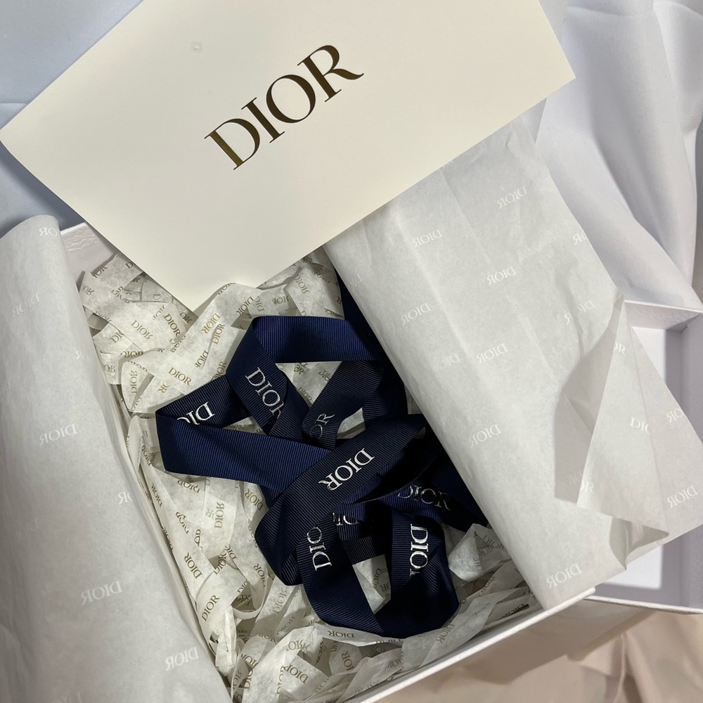 Authentic DIOR White Box-Tissue Paper & Ribbon - Picture 3 of 4